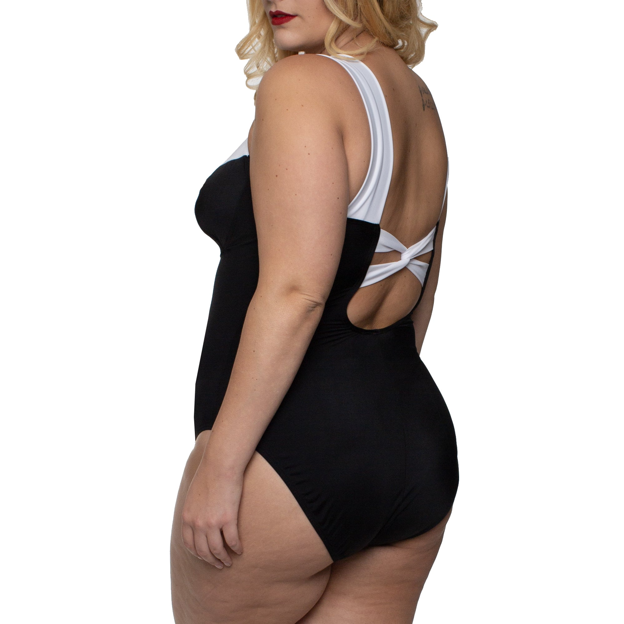 InstantFigure Curvy Contrast Trim One Piece Swimsuit